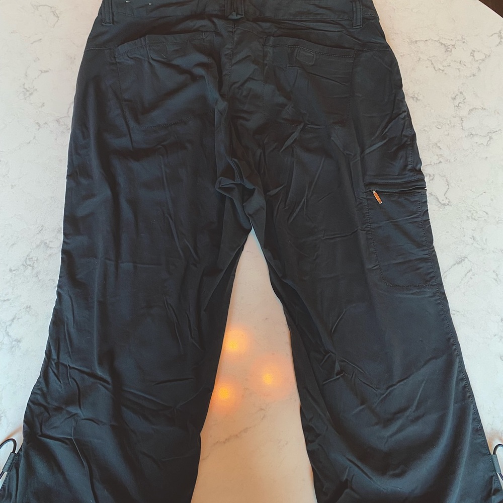 Eddie Bauer black cropped cargo pants